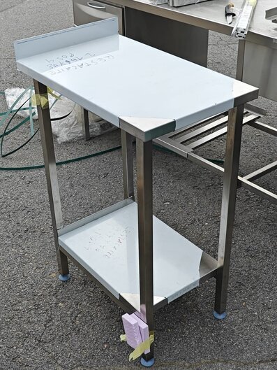 UUSI RST-tasopöytä 400 x 650 (RR2542) UUSI RST-tasopöytä 400 x 650 (RR2542)