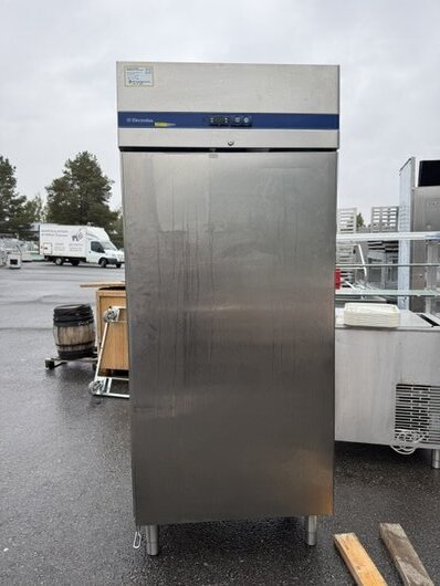 Electrolux Pakastekaappi PS06F1F Electrolux Pakastekaappi PS06F1F