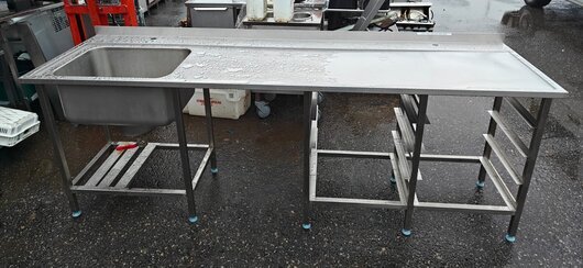 RST-allaspöytä 2500 x 700 (RH)