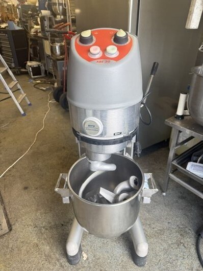 Yleiskone XBE30S (RR2590) Yleiskone XBE30S (RR2590)
