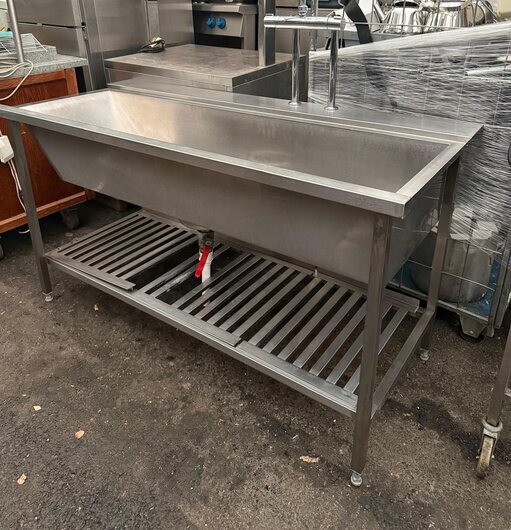 RST- esipesupöytä L-1600mm RST- esipesupöytä L-1600mm