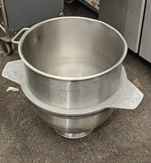 Yleiskoneen kulho Metos 60L + työkalut
